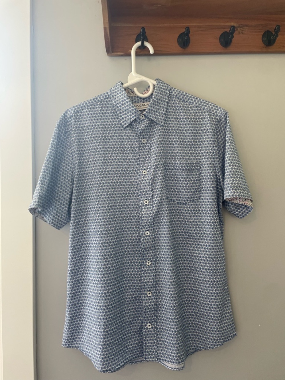 Men’s Blue Short-Sleeve Printed Button-Up Shirt